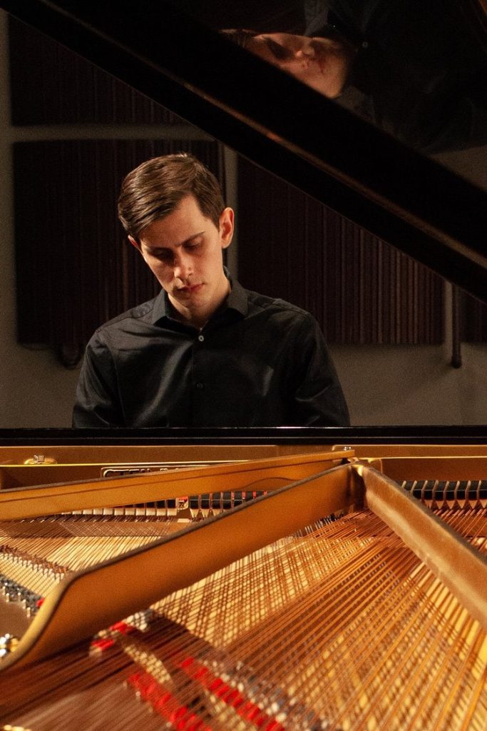 Daniel Linder, pianist and guest adjudicator